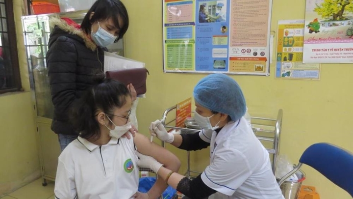 Trẻ 5-11 tuổi sau tiêm vaccine COVID-19 thấy dấu hiệu này cần tới viện ngay (19/04/2022)